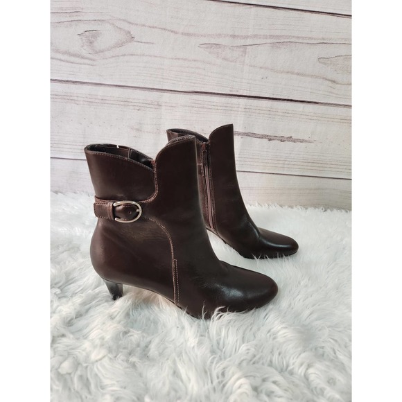 Talbots Women's‎ Brown Genuine Leather Side Zip Ankle Heeled Boot Size 6B - Picture 1 of 9